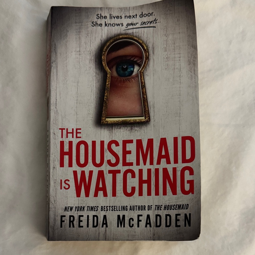 'The Housemaid is Watching' Book - Red and White Cover